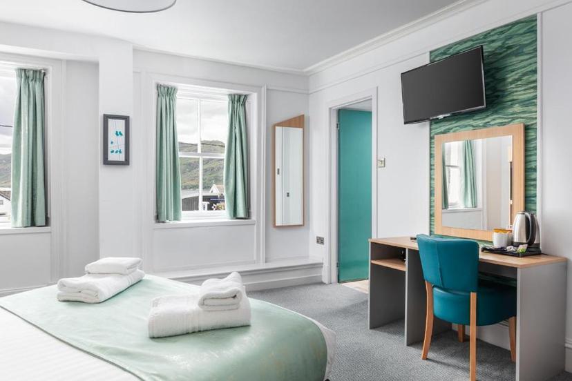 Caledonian Hotel image 1