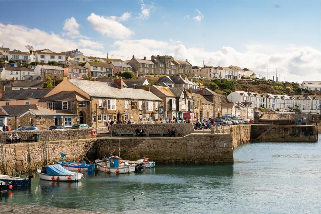 Harbour Inn image 2
