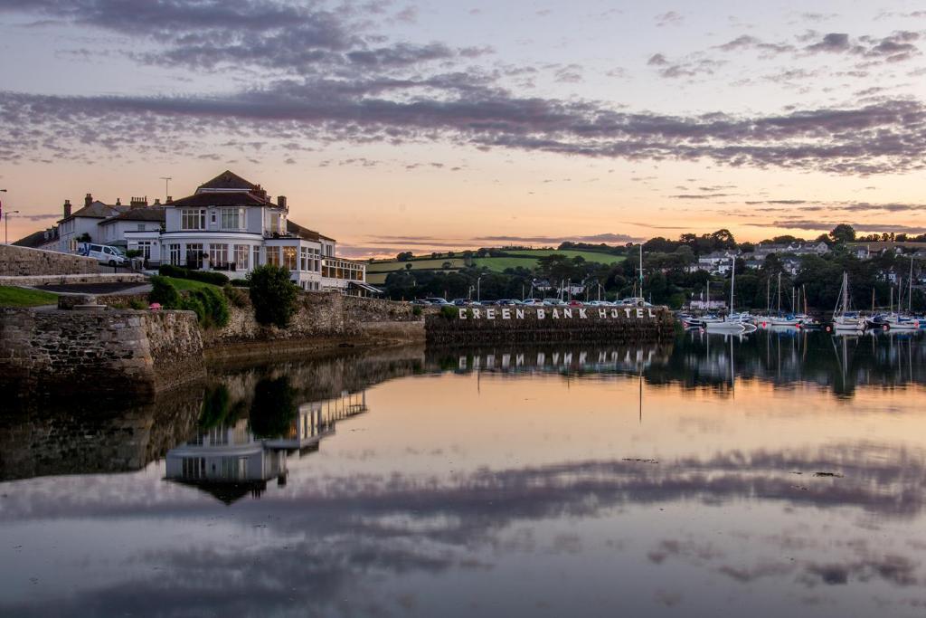 Greenbank Hotel image 1