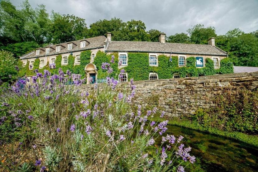 The Swan Hotel BIbury image 1