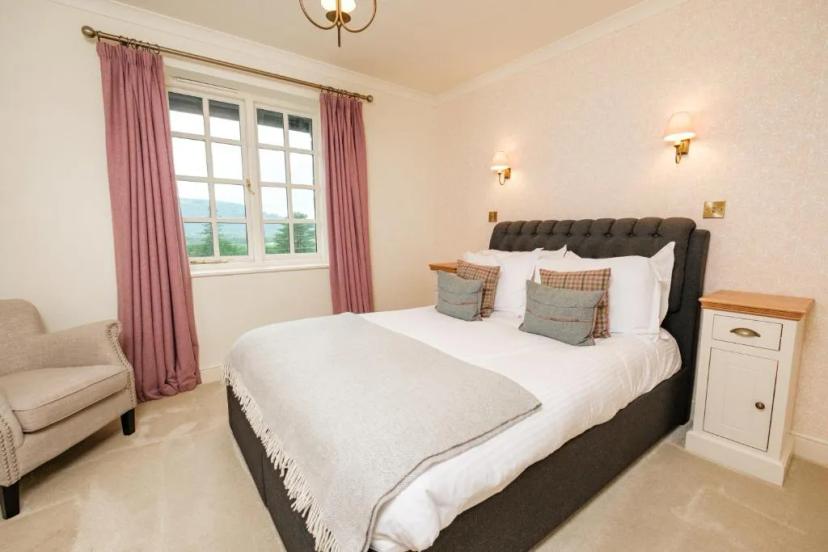 Ravenstone Manor image 2