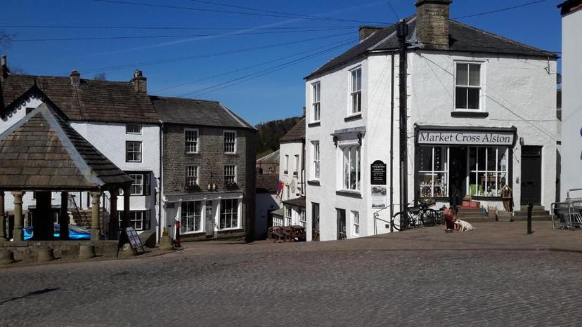 Town View Alston image 1