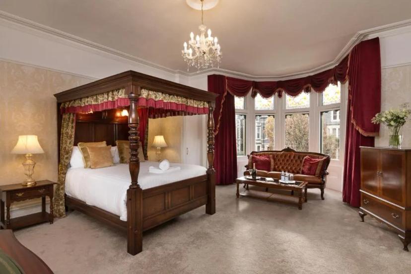 Lincoln House Private Hotel image 2